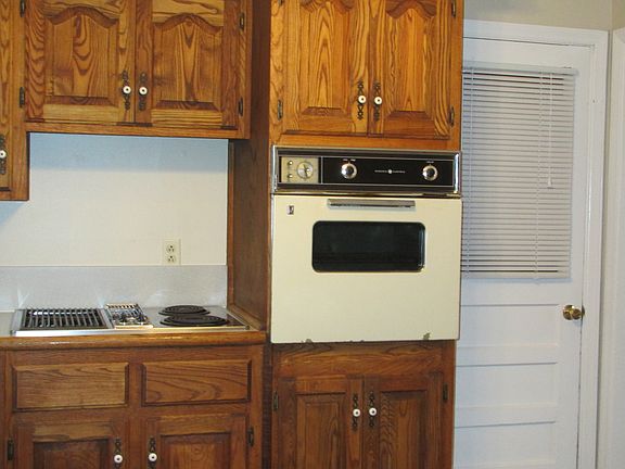 5th image of 9000 Hardy Dr