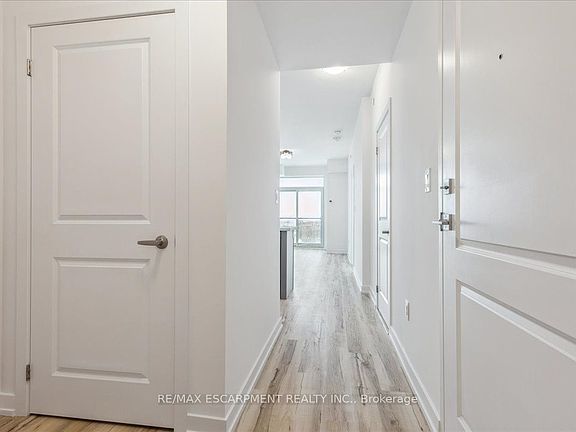 5th image of 450 Dundas St E #1001