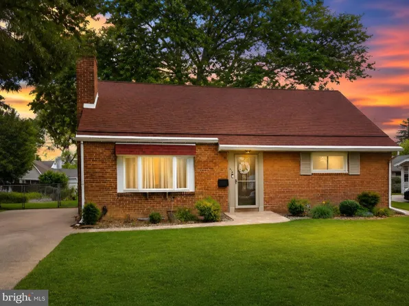414 Appletree Rd, Camp Hill, PA 17011