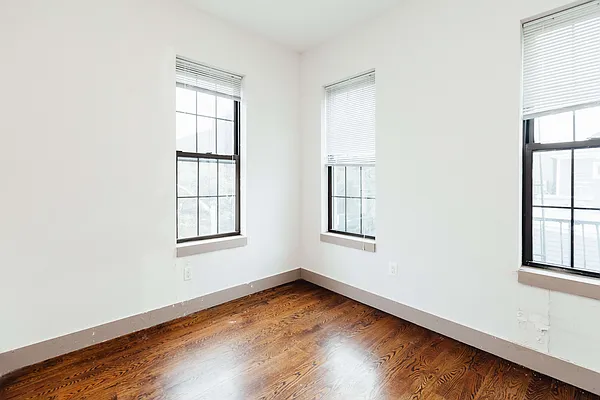 Rented by Nooklyn NYC LLC | media 86