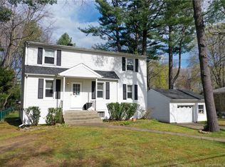 32 Ezra St, North Haven, CT 06473