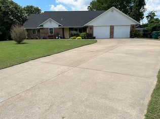 1201 Taylor Oaks Cir, Sallisaw, OK 74955