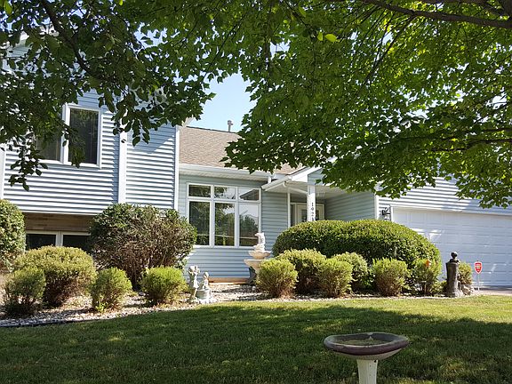 2nd image of 1921 Waterford Cir