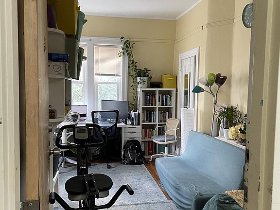 2nd image of 192 Waterman St #5