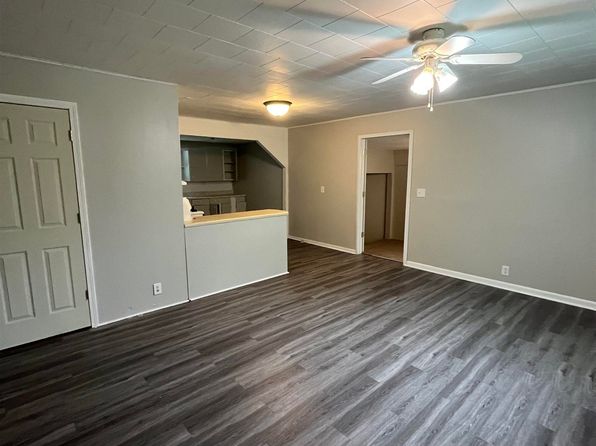 131 N Pine St, Salem, AR 72576