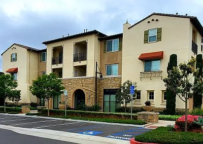 203 Village Commons Blvd Photo 1