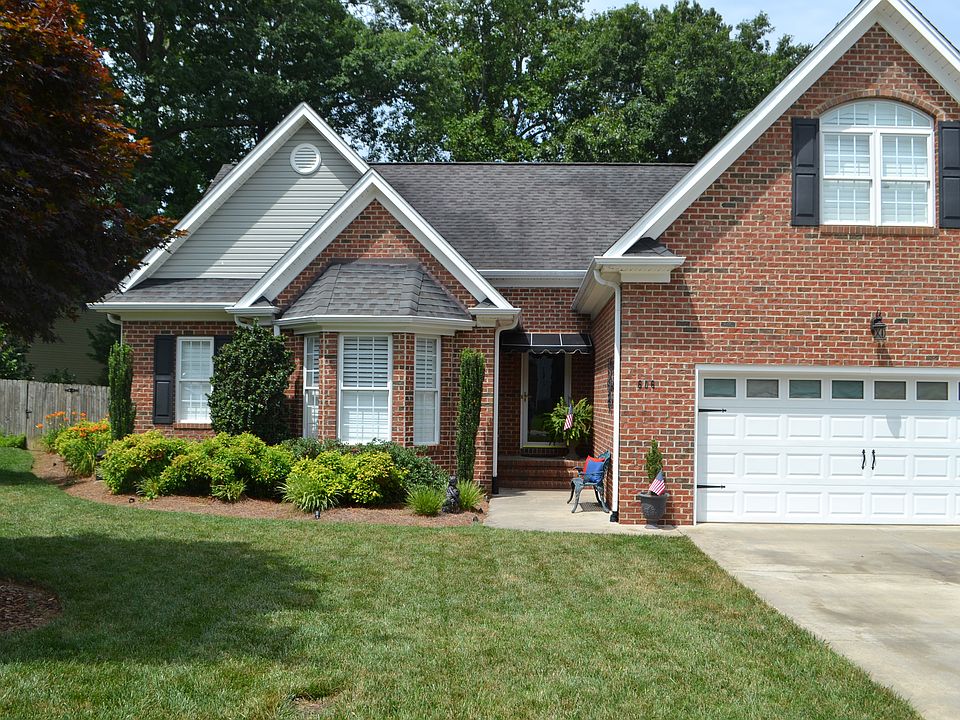 1st image of 606 Brownstone Dr