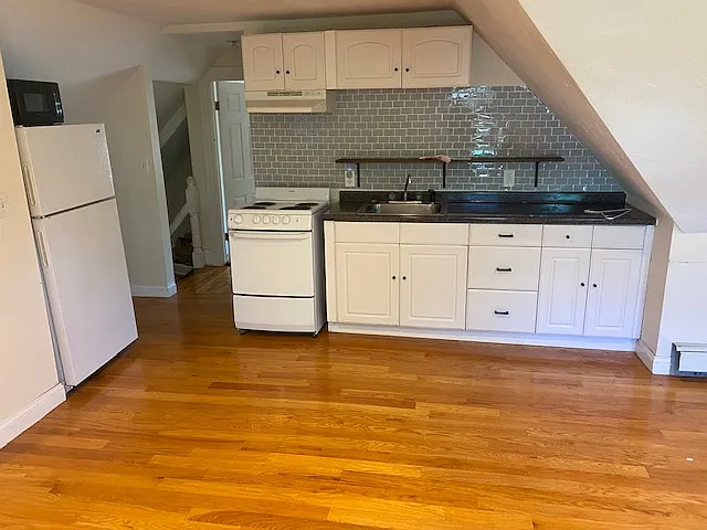 339 Centre St #3 — Photo 5