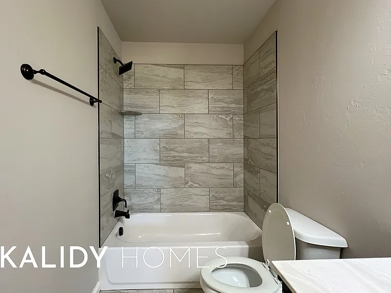 4812 Crystal Hill Dr — Photo 20