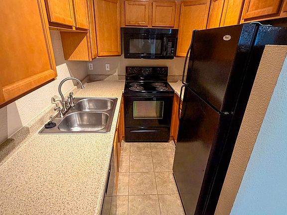5th image of 2401 Stout St #811-A