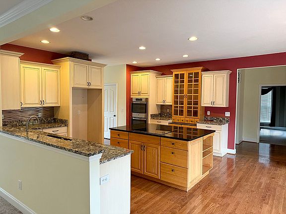 4th image of 104 Copeland Rd