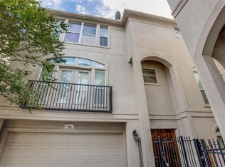 916 Asbury St, Houston, TX 77007
