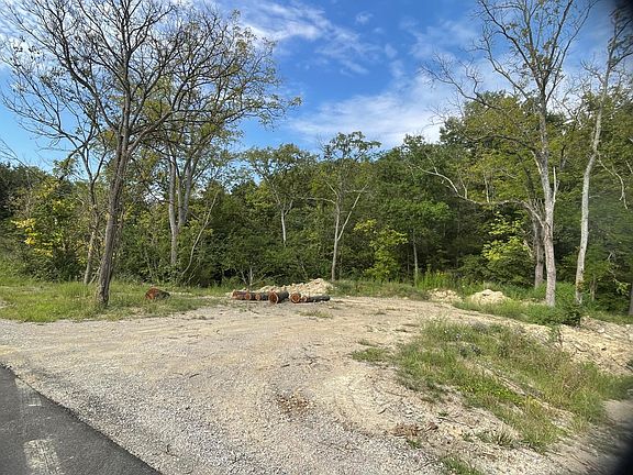 2nd image of 1286 E Low Gap Rd