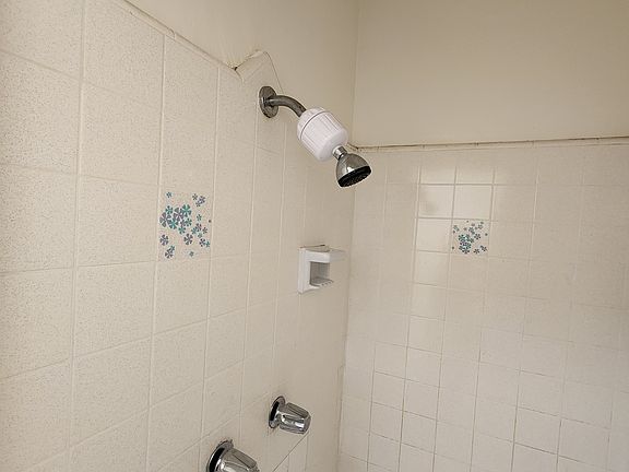 2nd image of 1016 N Edinburgh Ave APT 7