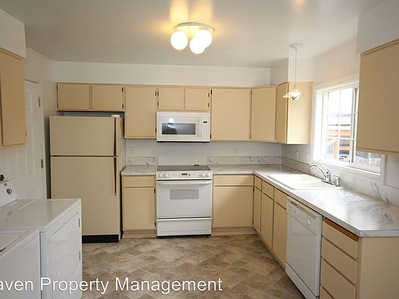 2nd image of 618 5th St SE #A