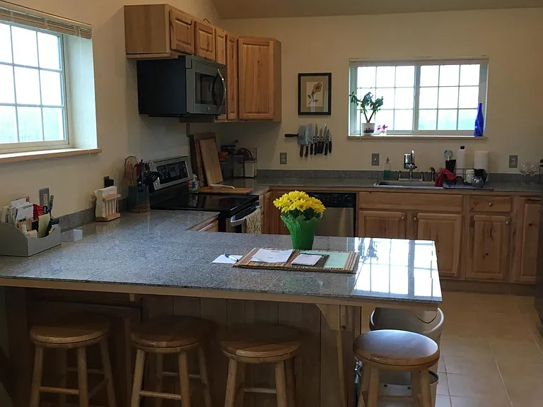Eat-in Kitchen
