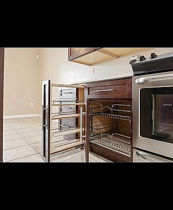4th image of 4729 Spindletree Ln