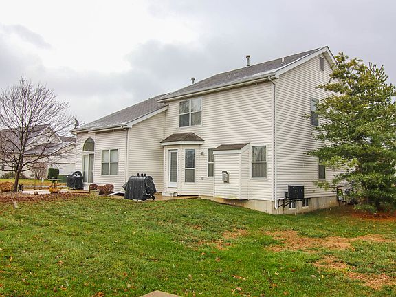 3rd image of 95 Jost Villa Dr