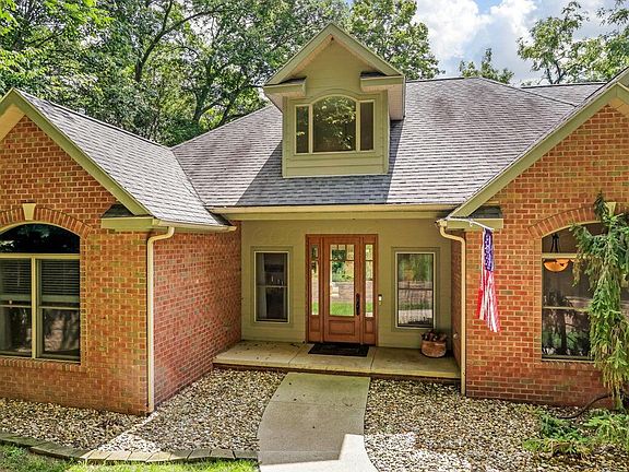5th image of 246 Pinehurst Dr