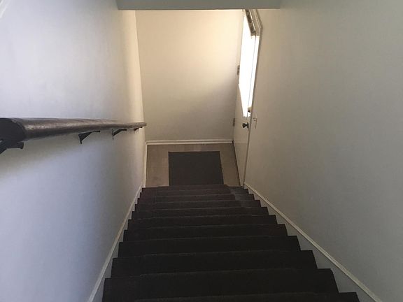 3rd image of 417 1/2 Narcissus Ave