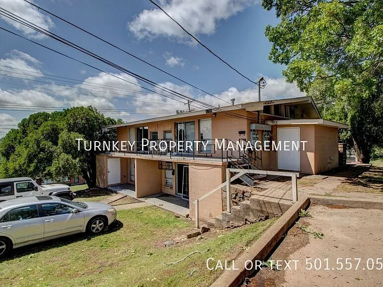 4700 Lynn Ln #D — Photo 11