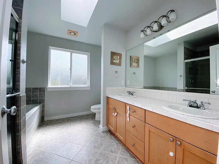 5219 16th Ave SW — Photo 17