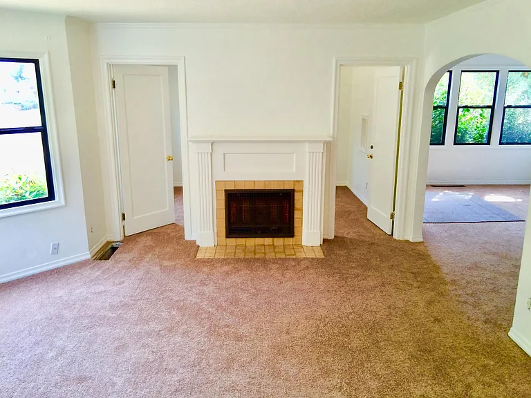 2105 NE 49th Ave — Photo 7