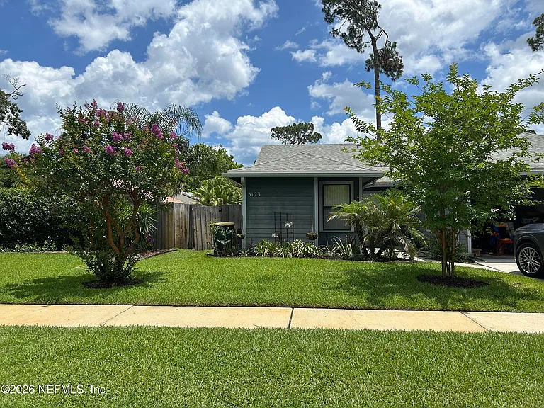3123 Courtney Woods Ln W — Photo 2