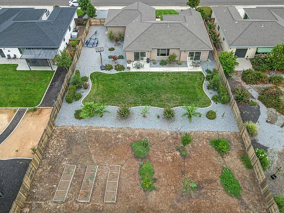 3rd image of 6458 Beretta Ln