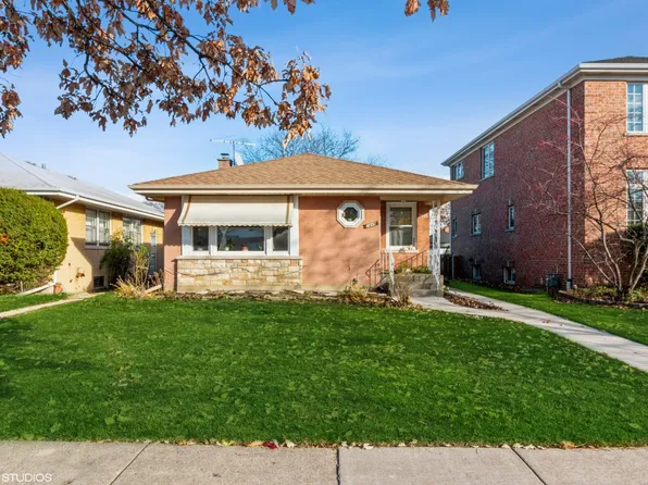 7449 Tripp Ave, Skokie, IL 60076