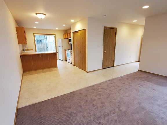 3rd image of 1341 Kibler Ave #8