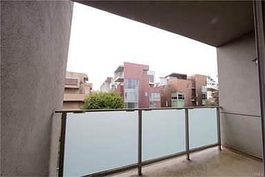5th image of 160 S Hudson Ave Unit 308