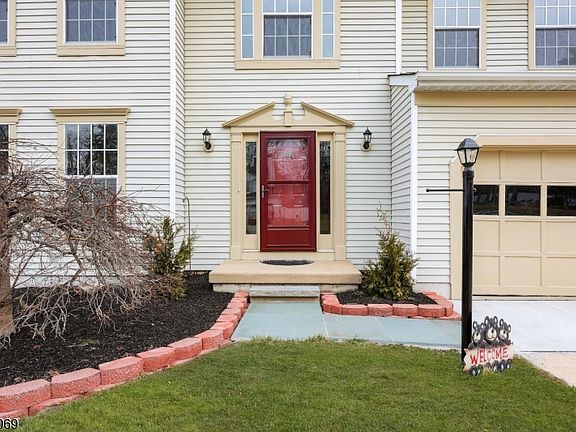 4th image of 6 Jaques Ct