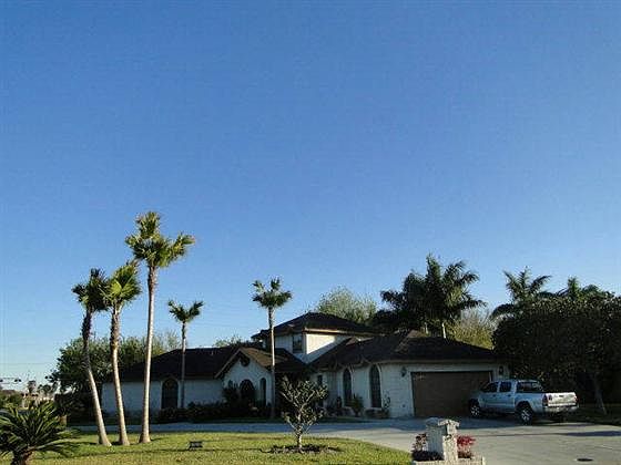 1st image of 664 Hillcrest Dr