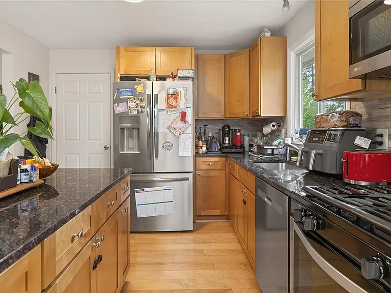 1399 Creek St — Photo 30