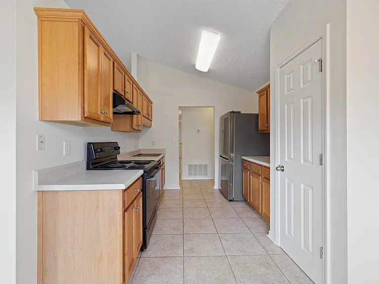 157 Cypress Ln — Photo 6