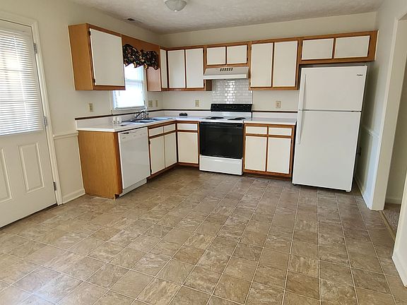 3rd image of 3234 Melba Dr