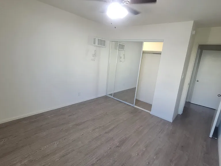 Federal Apartments — Photo 3