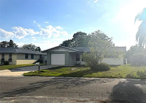 10401 Oleander Dr Photo 1