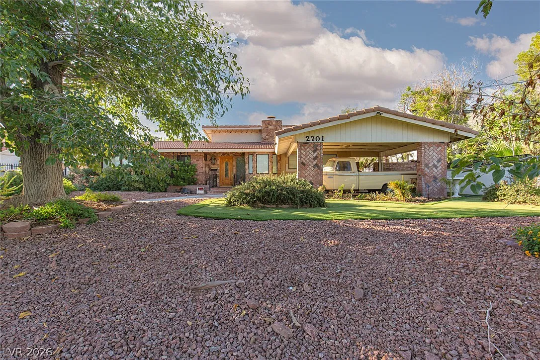 3 bed, 1934 sqft, $3,225 — Photo 1