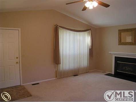 Liv Rm w/hi-ceiling