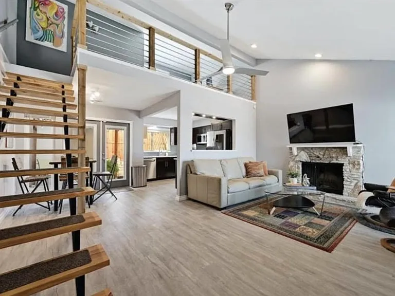 1700 Timberwood Dr — Photo 6