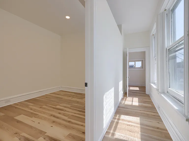 536 W James St #2 — Photo 14