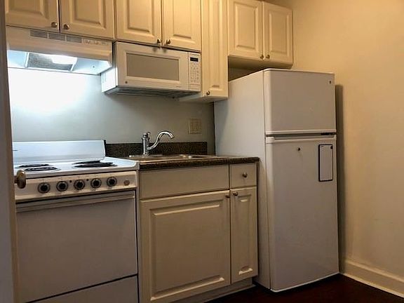 5th image of 1205 Saint Charles Ave APT 1109