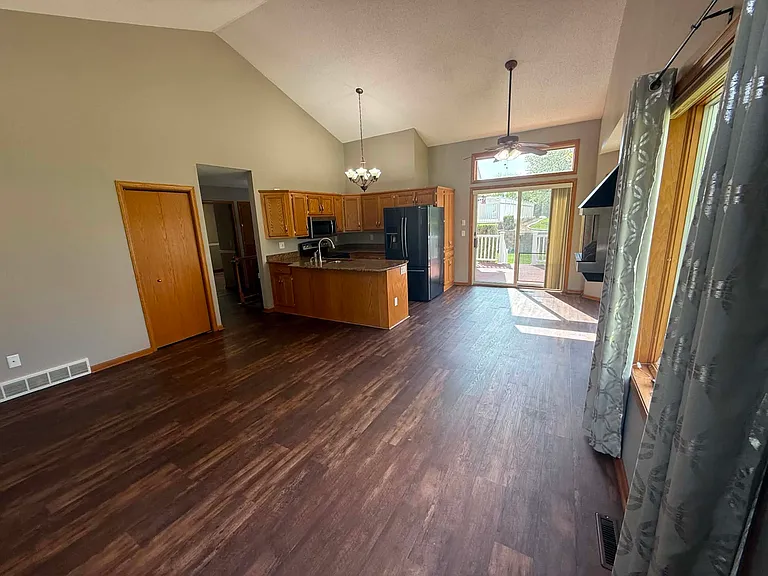 2215 Imperial Dr — Photo 18