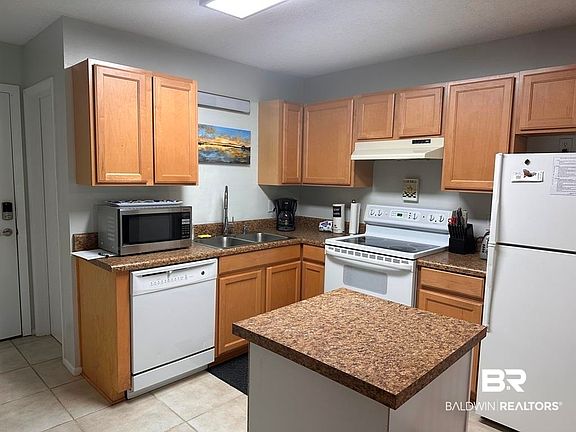 3rd image of 400 Plantation Rd #1113
