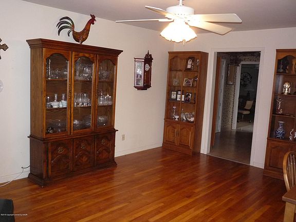 2nd image of 309 Farmer Ave