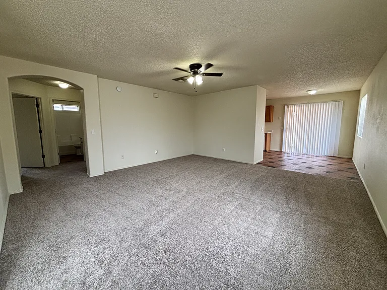 3550 W Trevor Dr — Photo 2