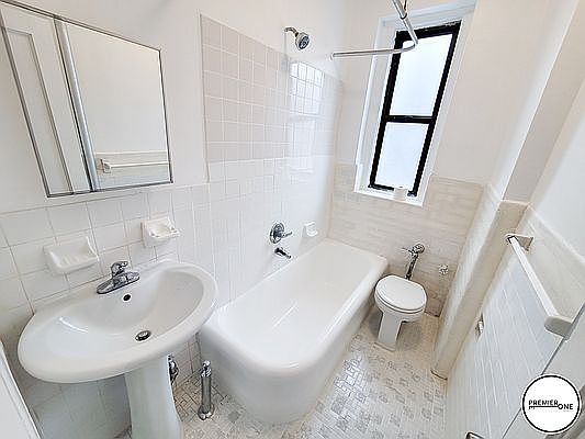 4th image of 3001 Heath Ave #6J