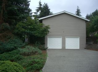 901 110th Ave SE, Bellevue, WA 98004